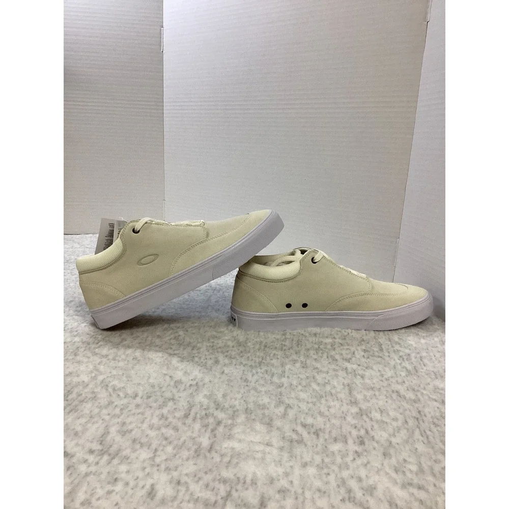 Oakley Banks Low Mens Arctic White Suede Skate Sneakers FOF100540 Size‎ 9.5 NEW